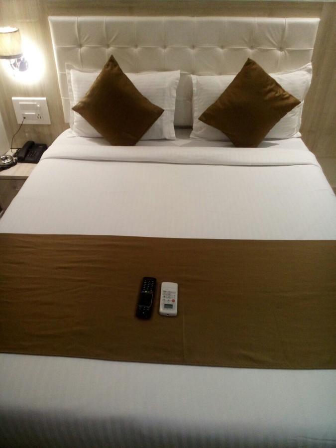 Hotel Grace Inn Mumbai Oda fotoğraf