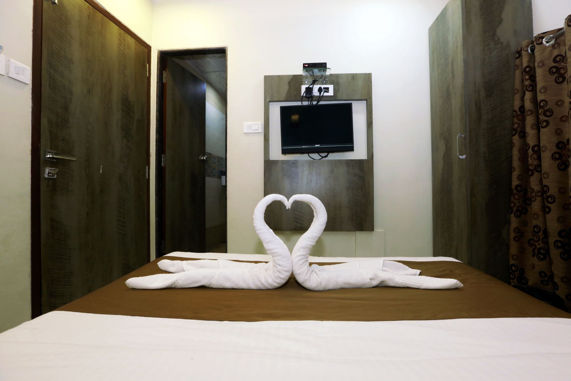 Hotel Grace Inn Mumbai Dış mekan fotoğraf
