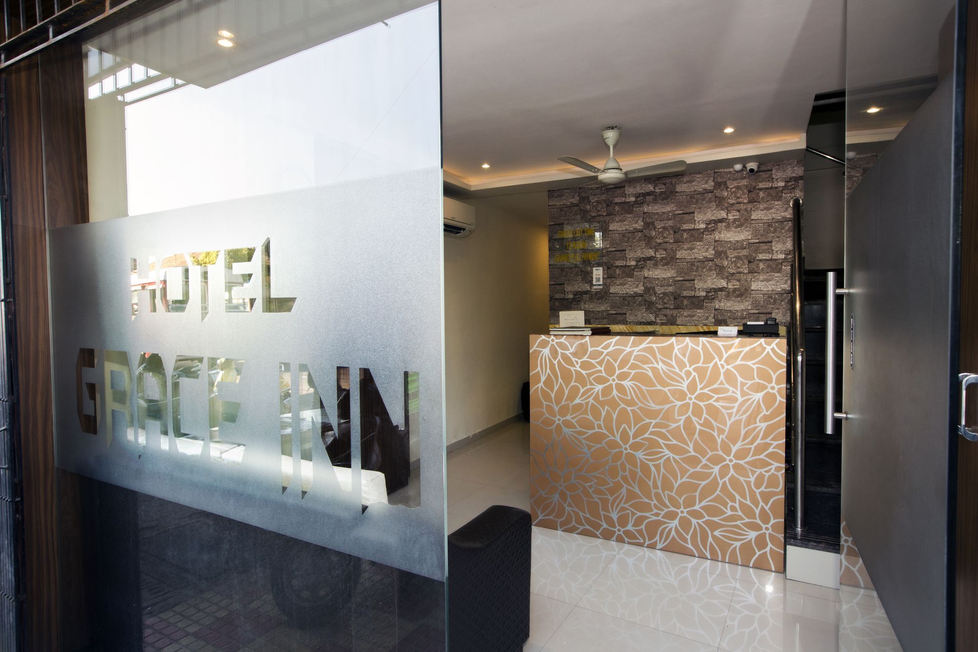 Hotel Grace Inn Mumbai Dış mekan fotoğraf